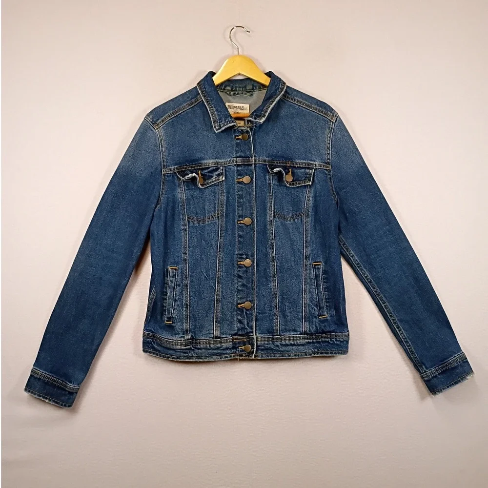 Classic Americana Universal Thread Womens L Blue Freeborn Denim Trucker Jacket